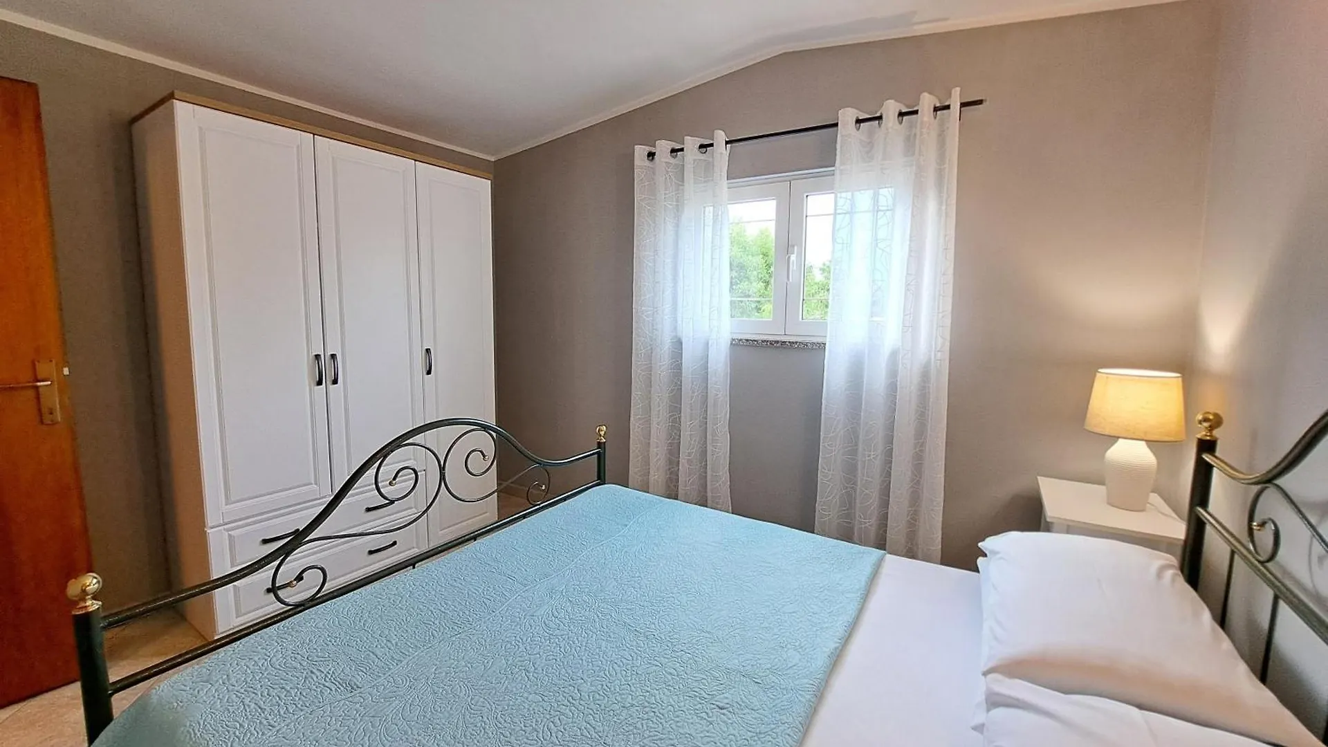 Apartments With A Parking Space Fiorini, Novigrad - 6926